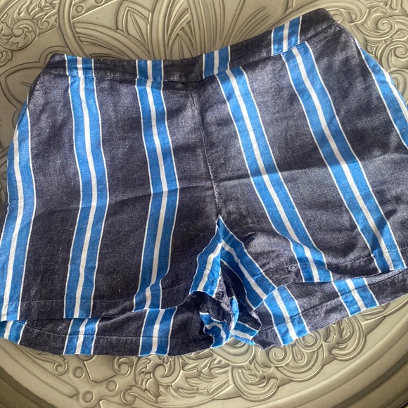 Linen shorts - super cute shorty shorts! Medium - Picture 1 of 4